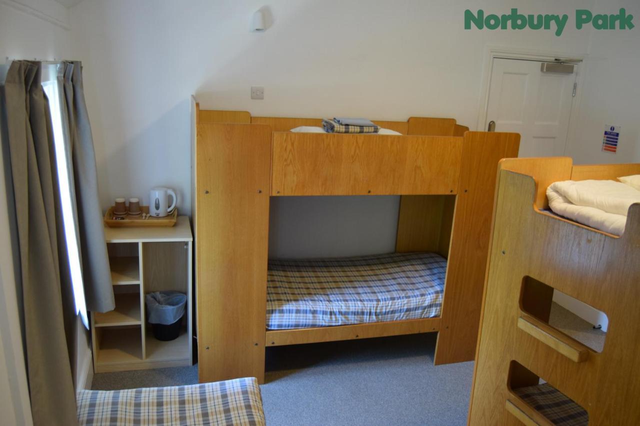 Fsc Juniper Hall Hostel 米克勒姆 外观 照片