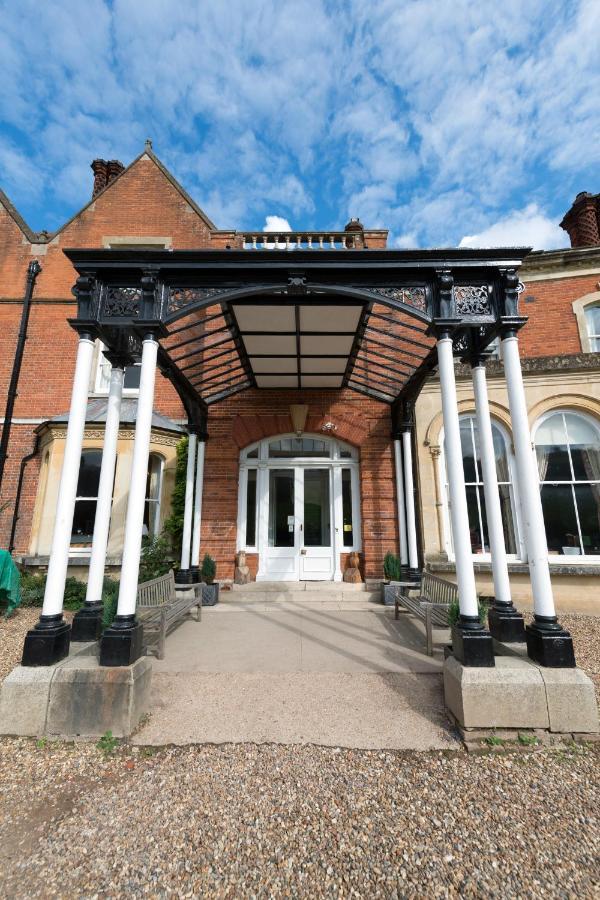Fsc Juniper Hall Hostel 米克勒姆 外观 照片